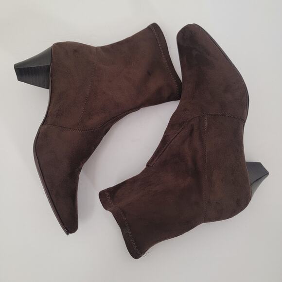 Donald J. Pliner Brown Faux Suede Sock Boot Sz 7.5 Kitten Heel Sophia Minimalist - Picture 4 of 15